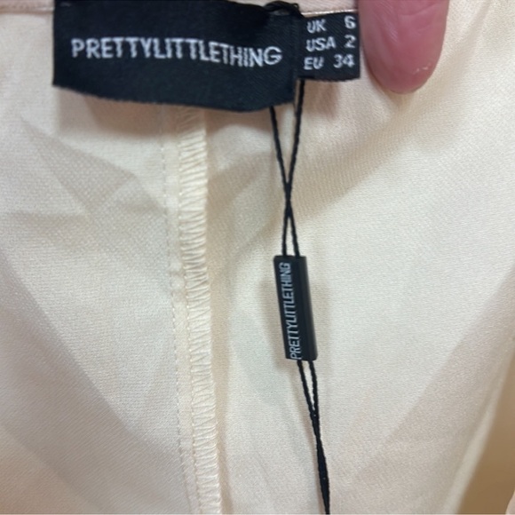 Pretty Little Thing Blouse - Picture 5 of 7